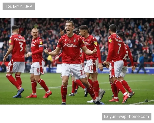 曼城肋部渗透受阻 诺丁汉森林密集防守化解哈兰德威胁